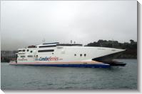 Saint-Malo (2006-10-28) Condor Vitesse partant du terminal ferry